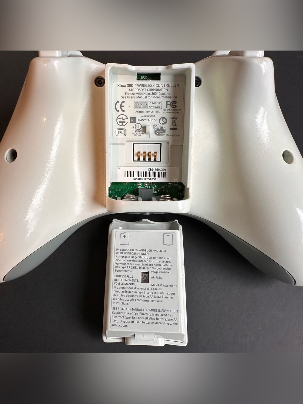 Microsoft Xbox 360 Wireless Controller (White) - Picture 7 of 7